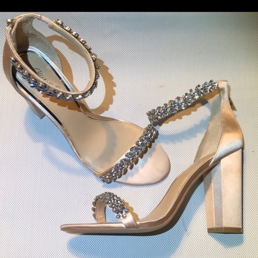 Heels Bradgley Mischka JEWEL sz 10 Ankle Strap Evening Heels Chunky Satin